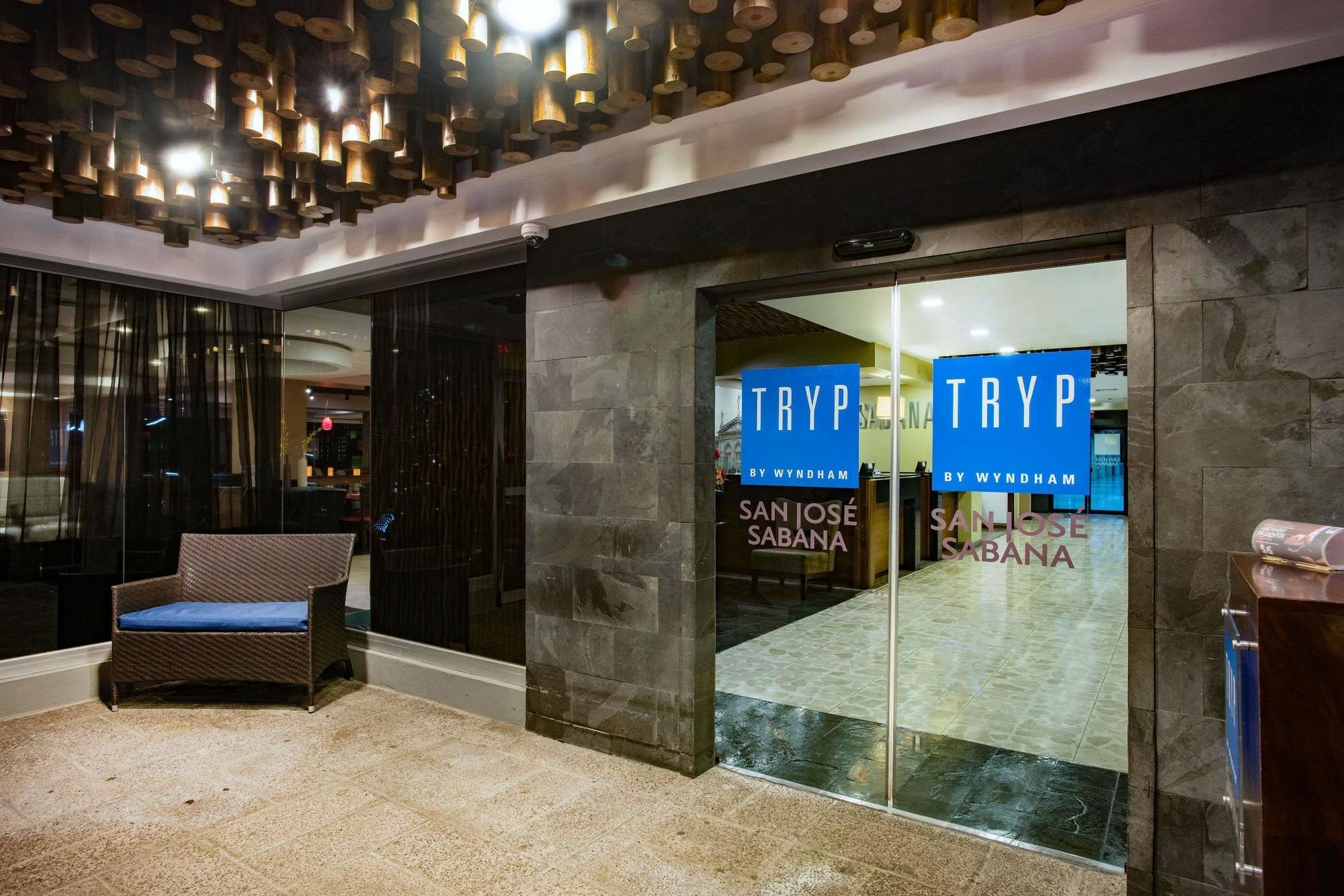 Отель Tryp By Wyndham San Jose Sabana Экстерьер фото